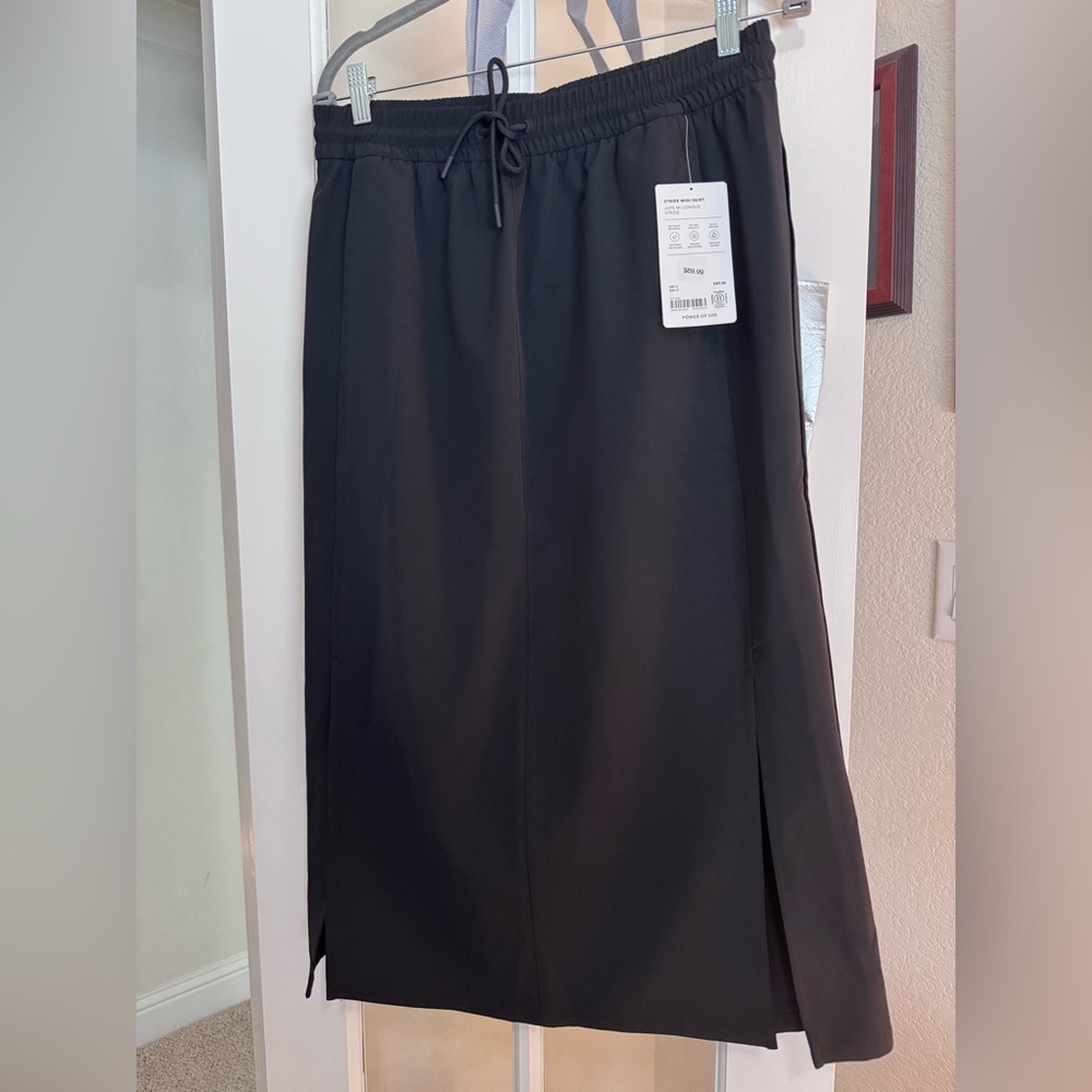 NWT Athleta Black Midi Skirt Size Medium